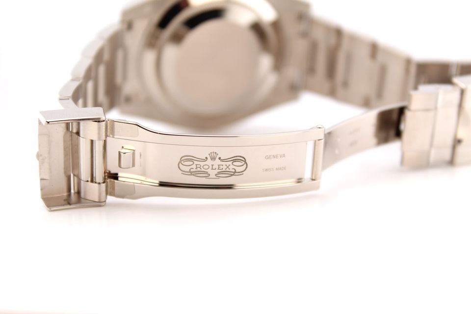 Rolex Submariner 126619 LB Image 5